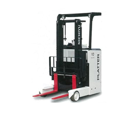 BATTERY TYPE REACH TRUCK